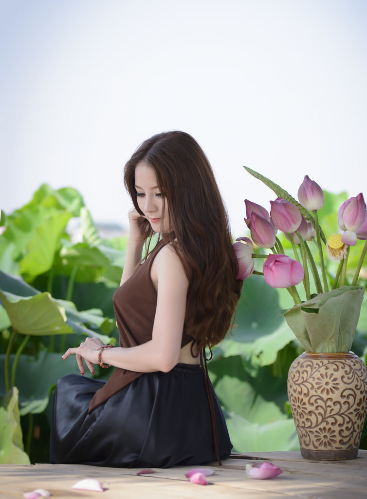 丰满女邻居的色诱4